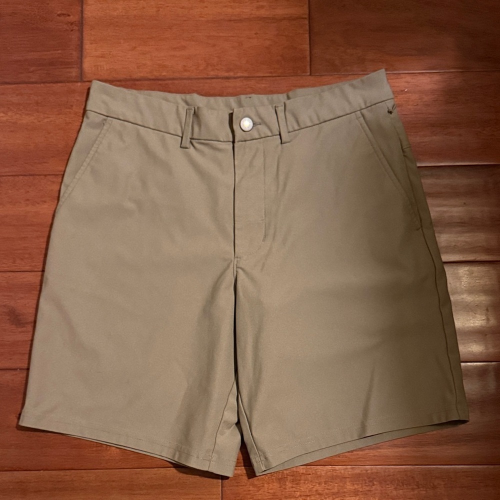 Old Navy Tech Hybrid Chino Men's Tan Shorts